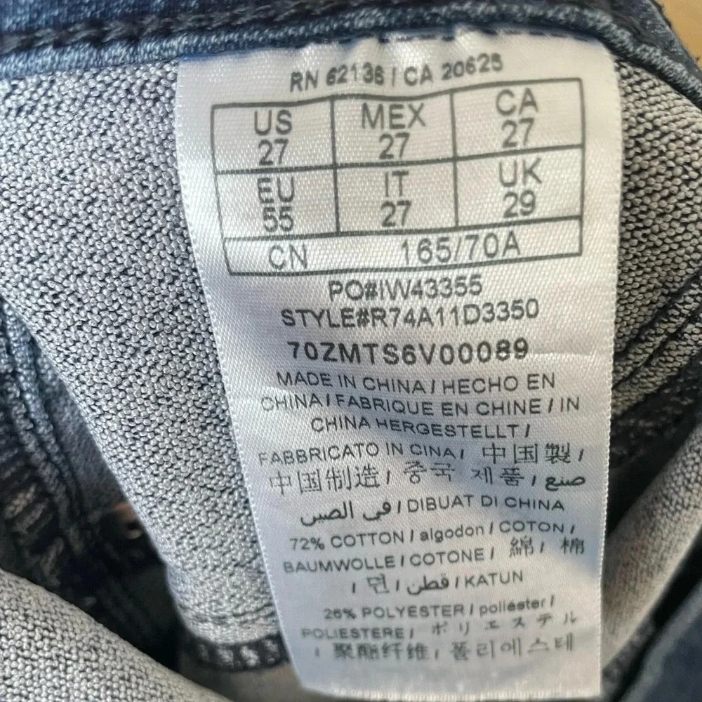 G by Guess woman’s blue denim jeans with cuffs. Size 27 US. - Picture 6 of 10